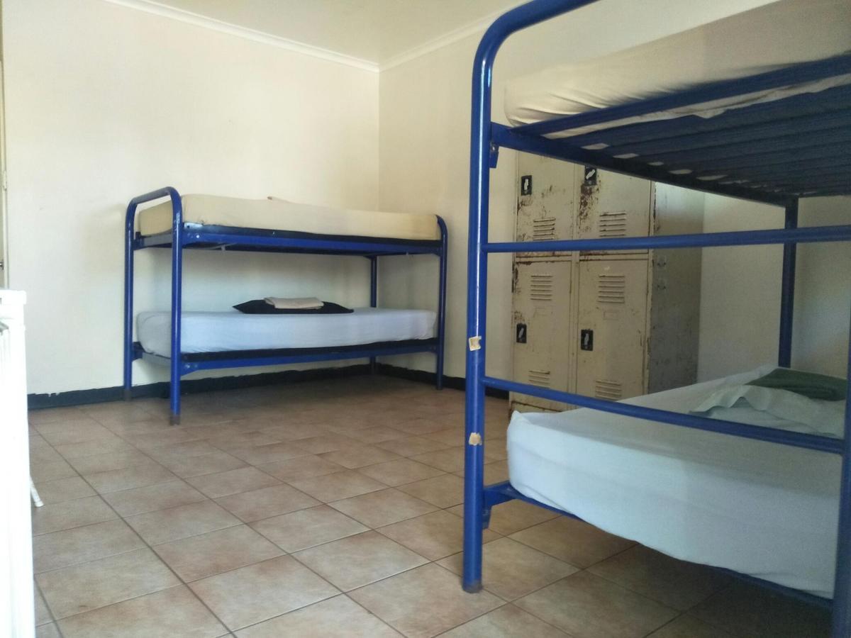 Хостел Palm Court Backpackers Катерін Екстер'єр фото
