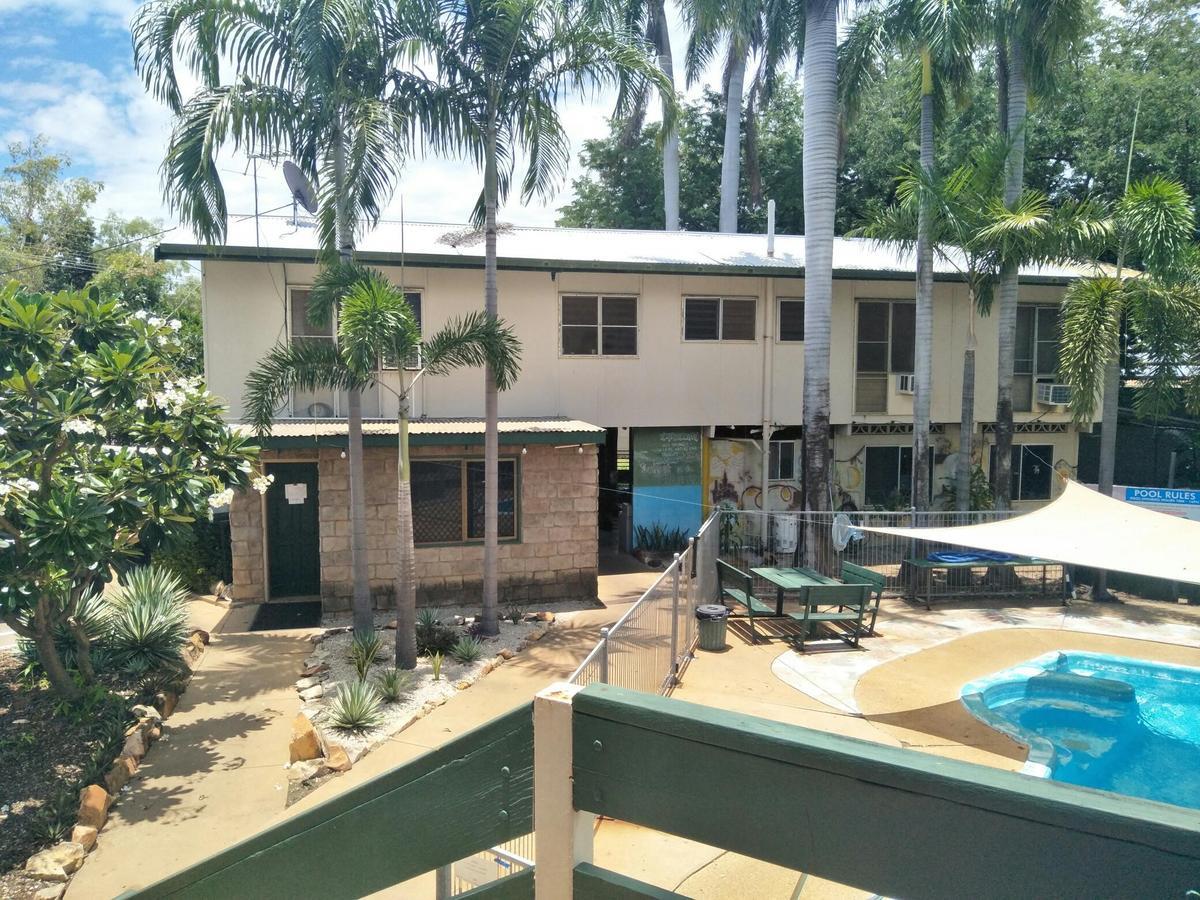 Хостел Palm Court Backpackers Катерін Екстер'єр фото