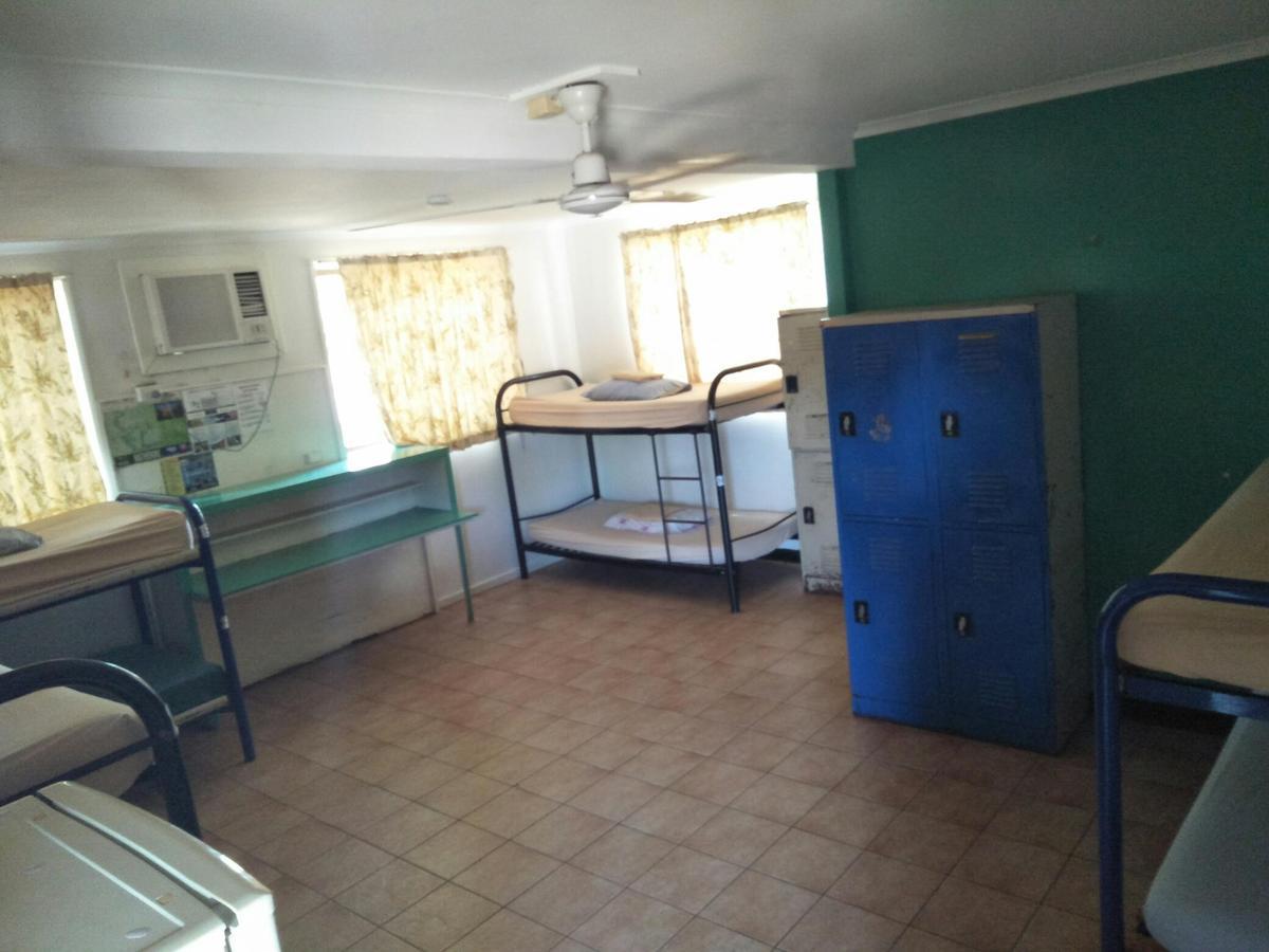 Хостел Palm Court Backpackers Катерін Екстер'єр фото
