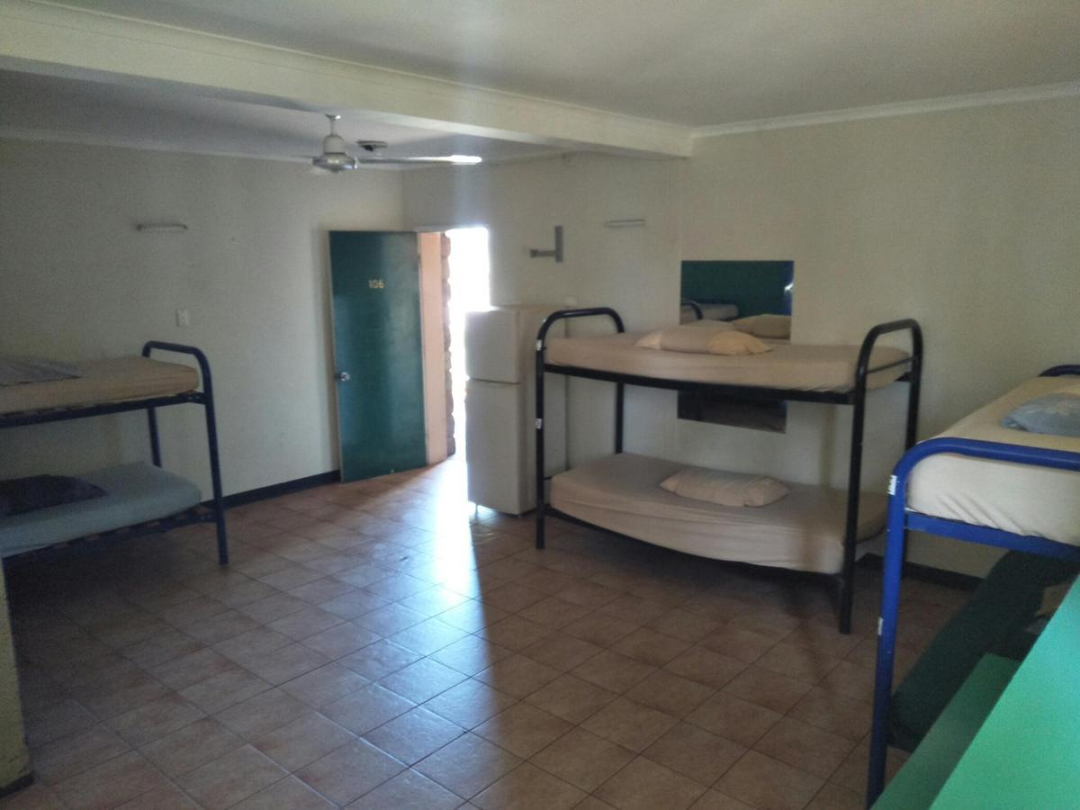 Хостел Palm Court Backpackers Катерін Екстер'єр фото